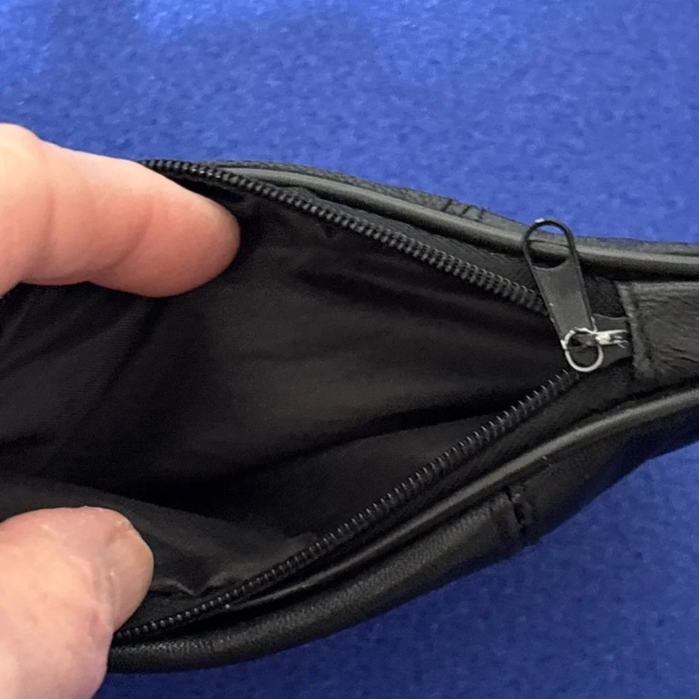 Large kisslock coin purse. - Picture 5 of 5